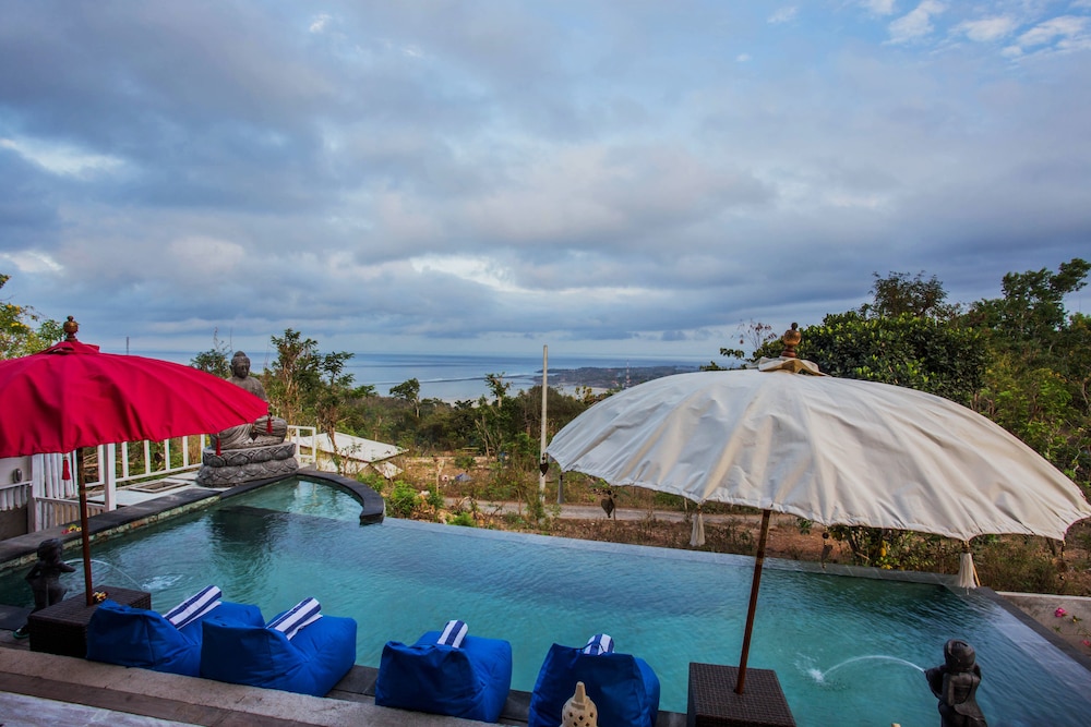 The Puncak Sunset Ceningan