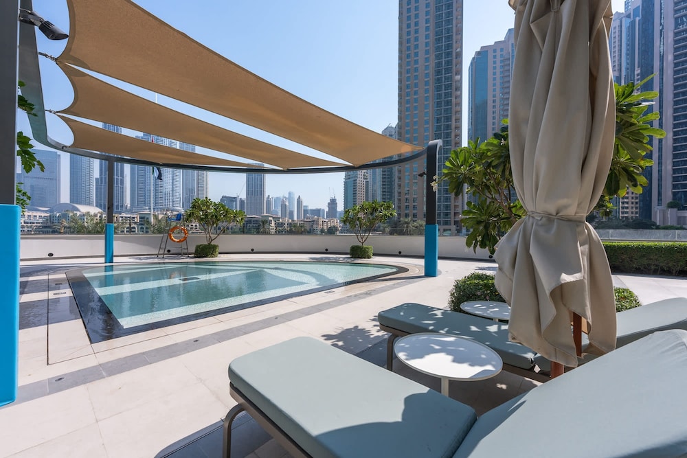 Cozy 2-bedroom Apartment Perfect for Family in Downtown With Burj Khalifa Views