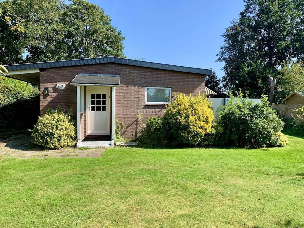 Sunny Garden Retreat Bungalow