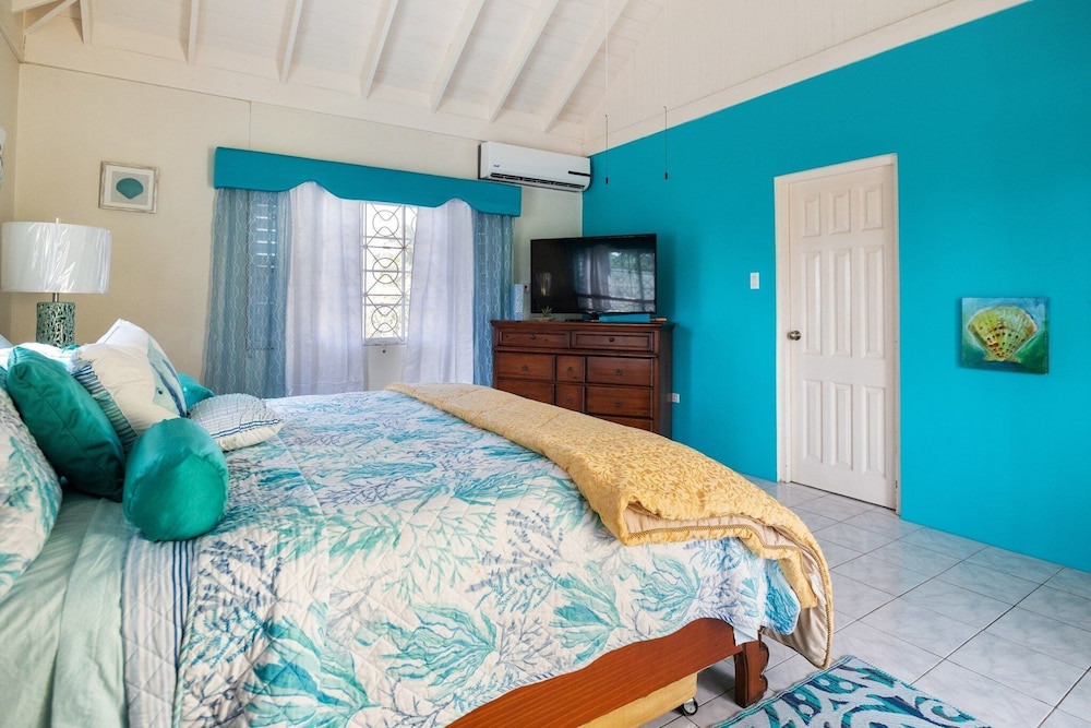 Ironshore Sugarmill Villa W Private Pool 6 Bedroom Villa