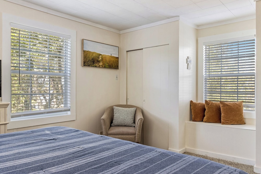Serenity Shores by Southern Vacation Rentals