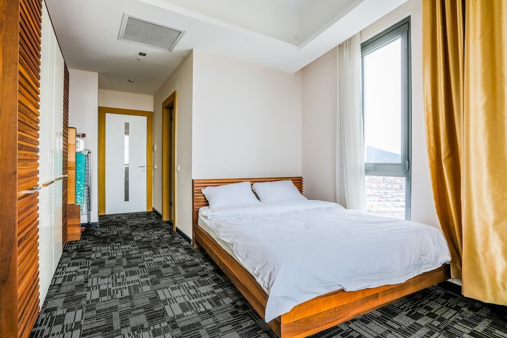 Fully Furnished Flat With Security in Atasehir