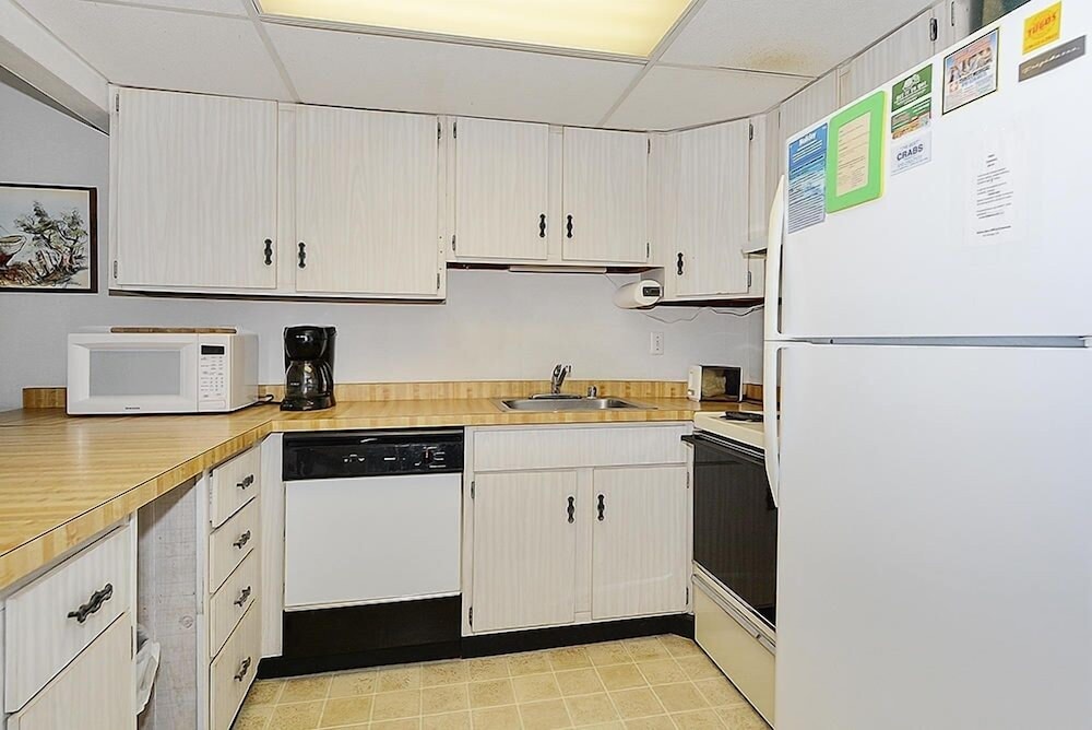 Bonaire 404 2 Bedroom Condo by RedAwning