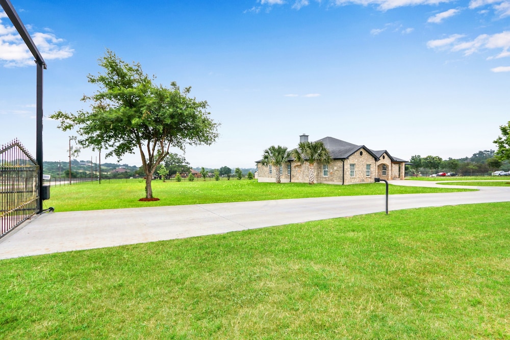 6A Ranch Luxury Meets Country!