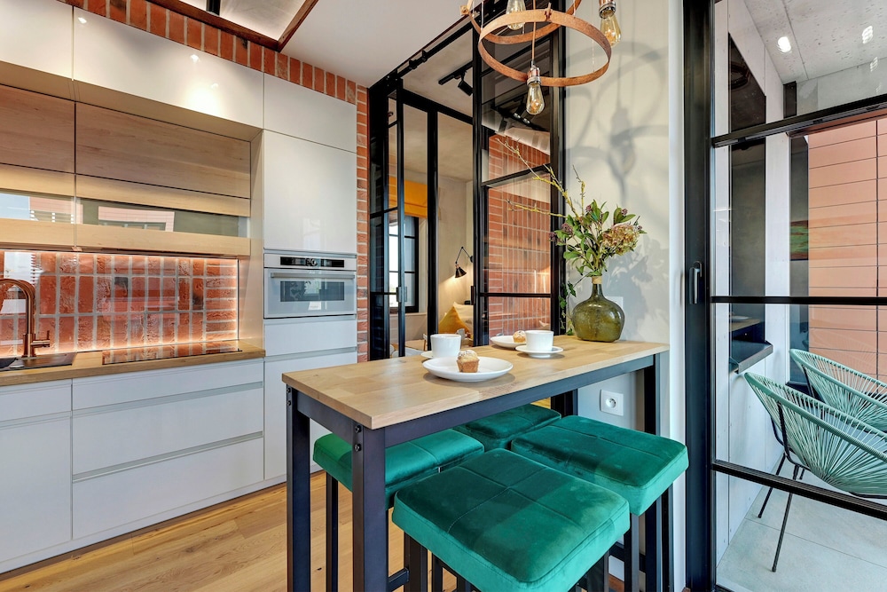 Doki Living & Foodhall by Downtown Apartments