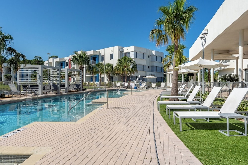 Daytona 2BR Getaway Parking Family & Pet-friendly