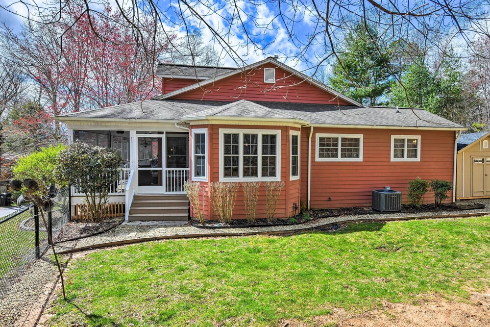 Cozy Home w/ Fire Pit, Near Great Smoky Mountains! view 5