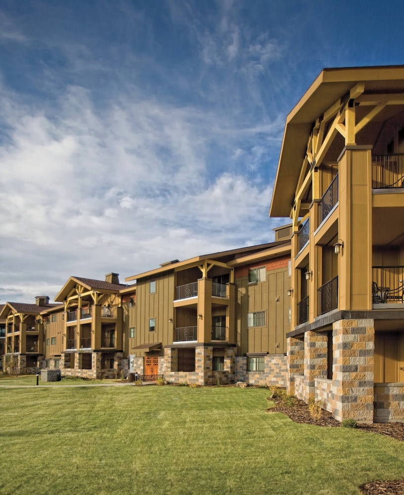 Luxury Vacation Condos by West Gate Entrance -Yellowstone National Park