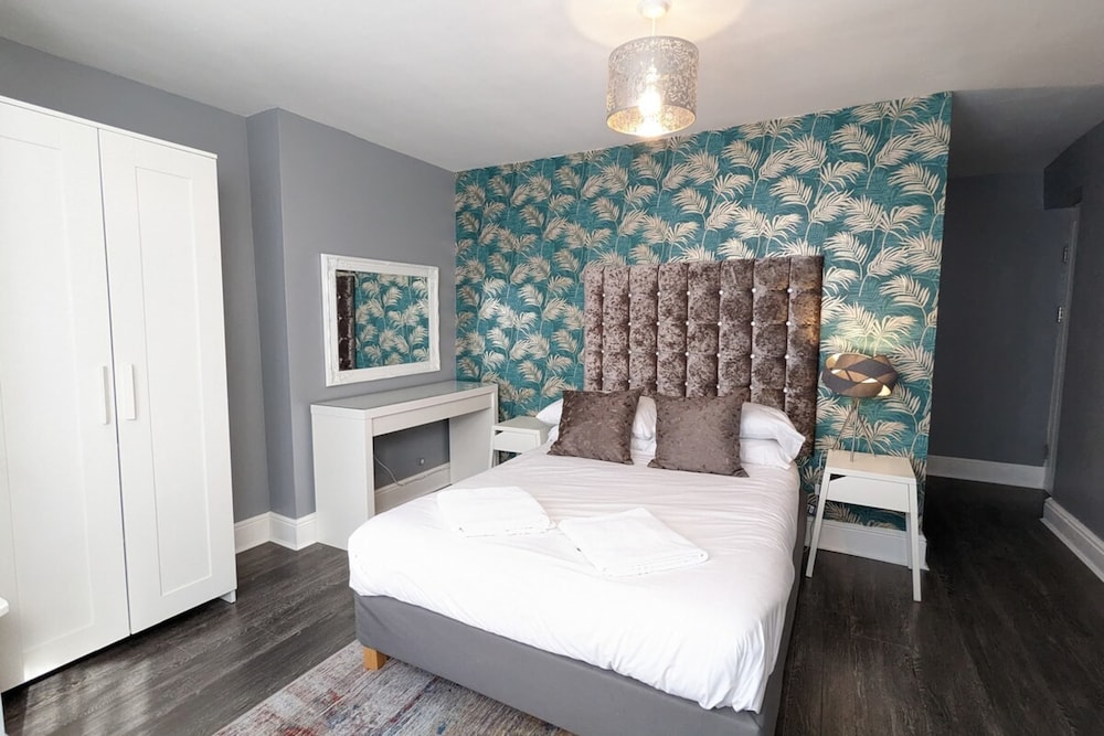 Apart-hotel - Flat 1 - 2 bed 1.5 Bath view 2