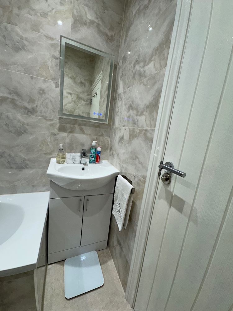 Cozy 2br-5guests-near Attractions-garden