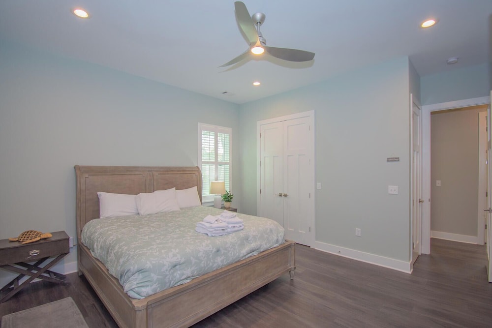 440 Porpoise Dr view 4