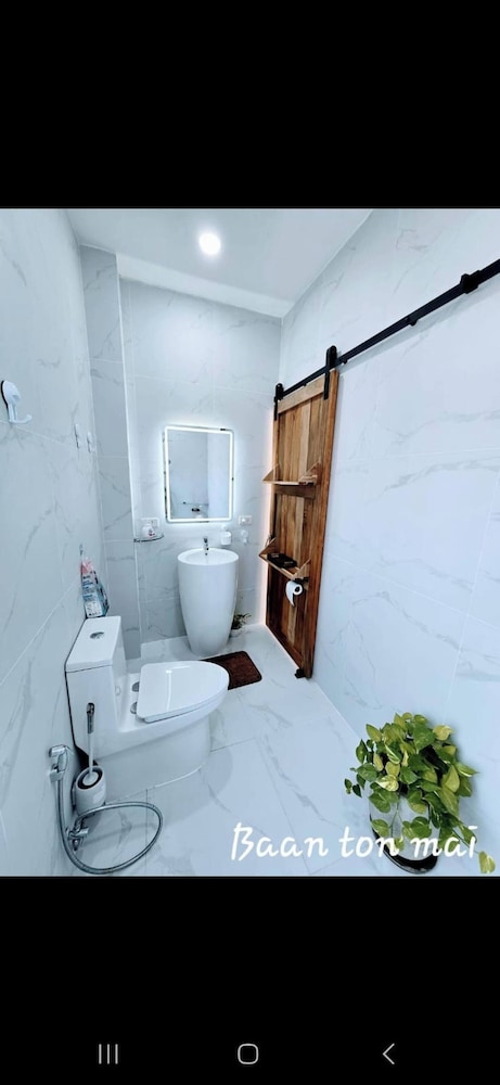 2 Bedrooms 400 m From the Beach