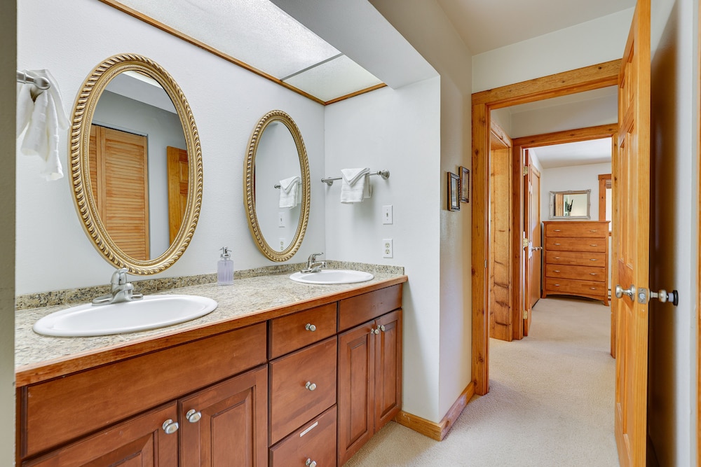 Updated Winter Park Condo w/ Indoor Heated Pool!