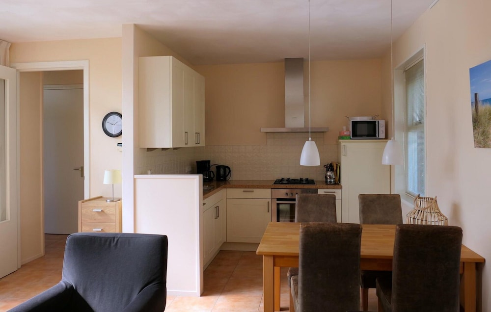 Comfortable Family Bungalow Near Beach