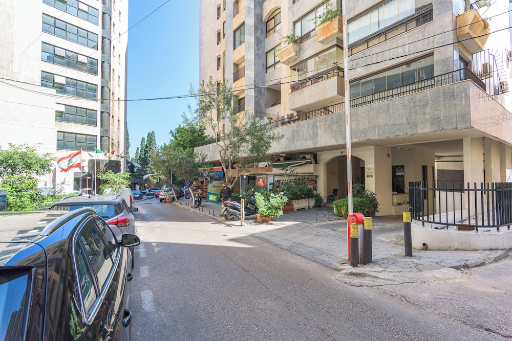 Crest - 3 Bedroom Apartment in Hamra