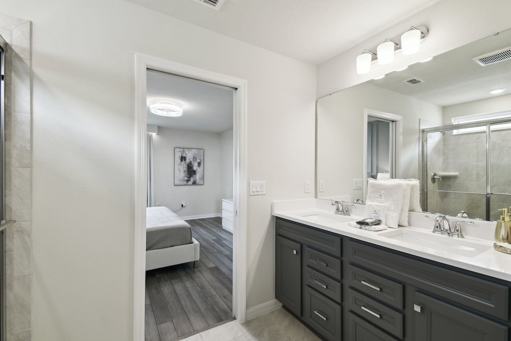 5 BD En-suites, Game Room, Pool, Sleeps 14, Disney