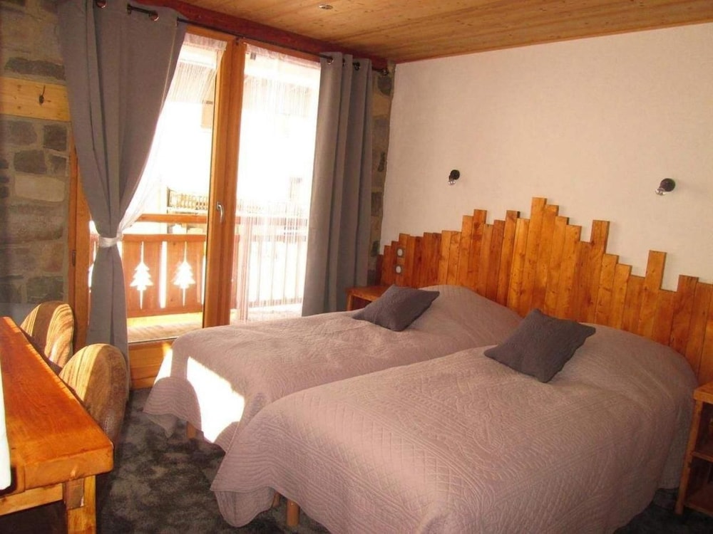 Chalet Monte Bianco view 4