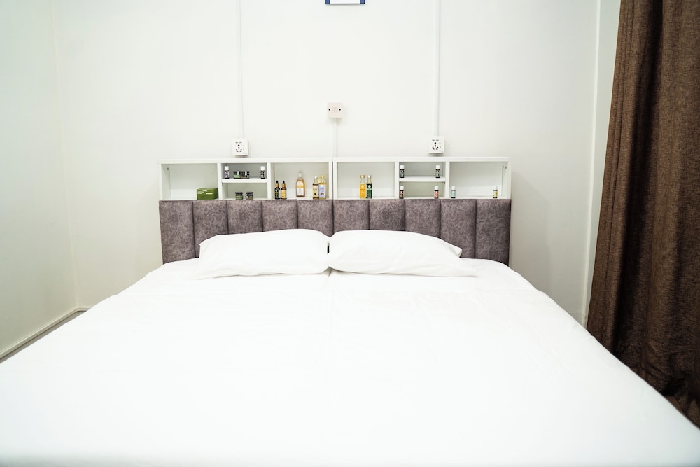 Aarya Wellness & Hostel