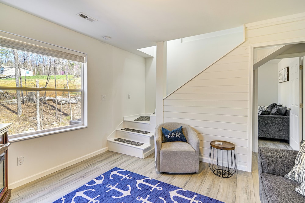 Cumberland Lake Retreat: Furnished Deck & Grill!