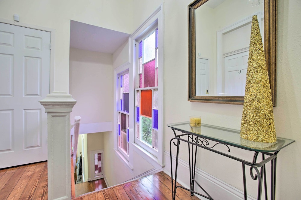 Inviting Uptown New Orleans Apt: Perfect Location!