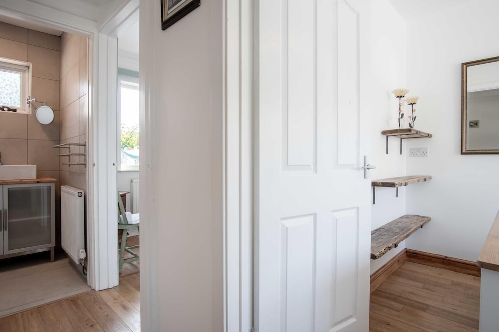 Cosy Cottage - 2 Bedroom Cottage - Mumbles
