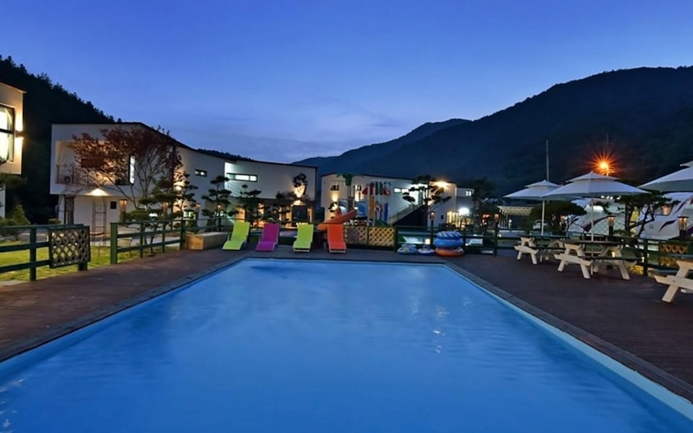 Muju The Haru Pool Villa view 2