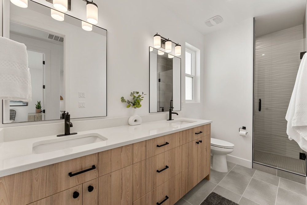Salt And Sol 5 Bedroom Townhouse
