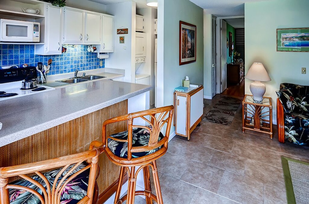 Oceanview Kailua-kona Condo With Private Balcony!