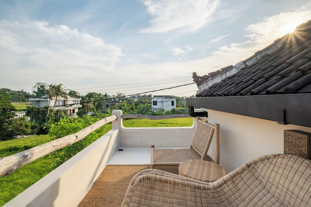 Rice Field Villa with Rooftop Jacuzzi