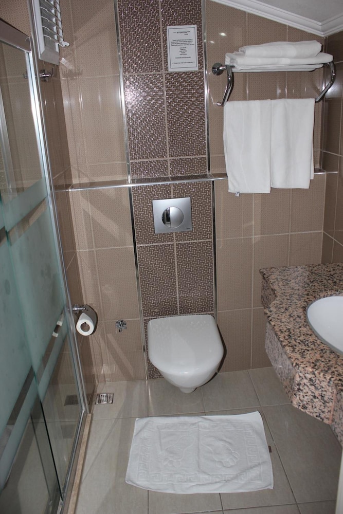 Ida Hotel - Image 48