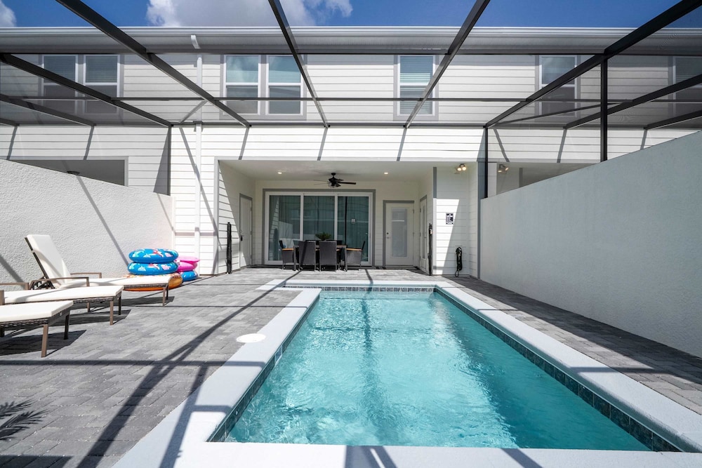 Simply Amazing 5BR Chic Retreat Themed Fun Style