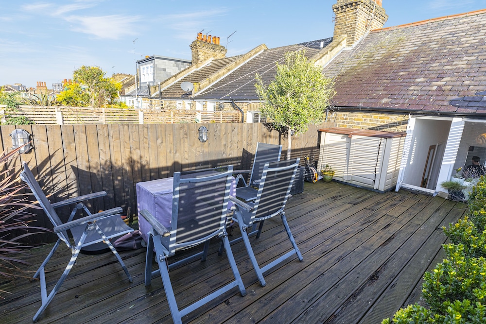 outdoor bbq area