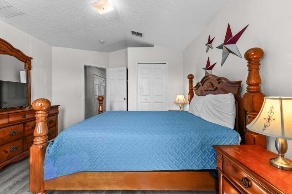 Cozy 4br Pool Home W/ Game Room Near Disney 4 Bedroom Villa