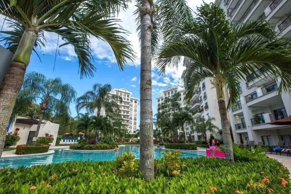 Elegant Oceanview Penthouse - Steps from Jaco Beach & Nightlife