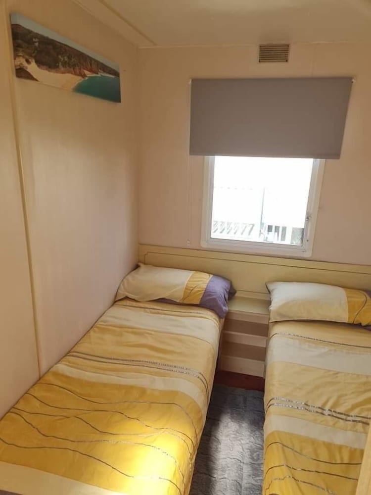 Cosey 3 Bedroom Mobile Home Golden Palms Resort view 5