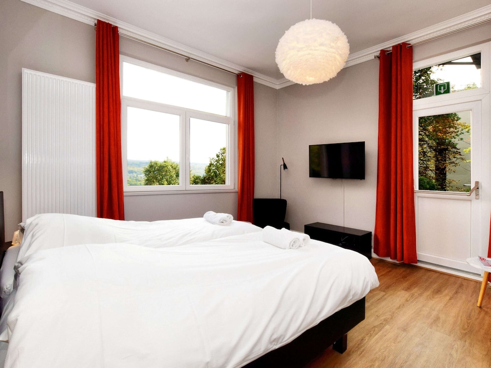 Affluent Holiday Home in Spa with Hot Tub, Garden, Sauna view 5