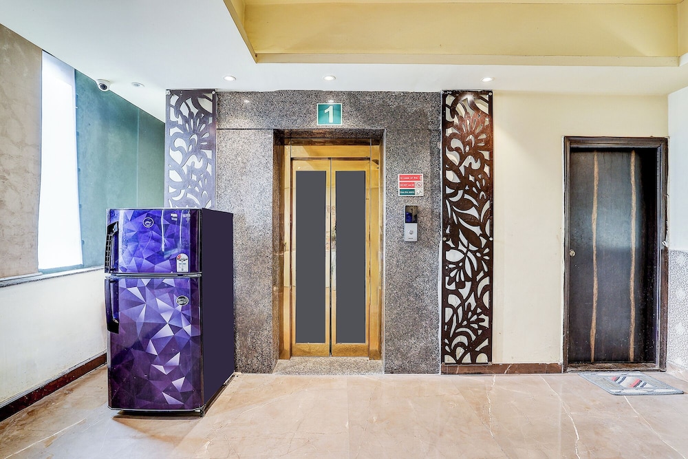 Fabhotel Ramaya Palace