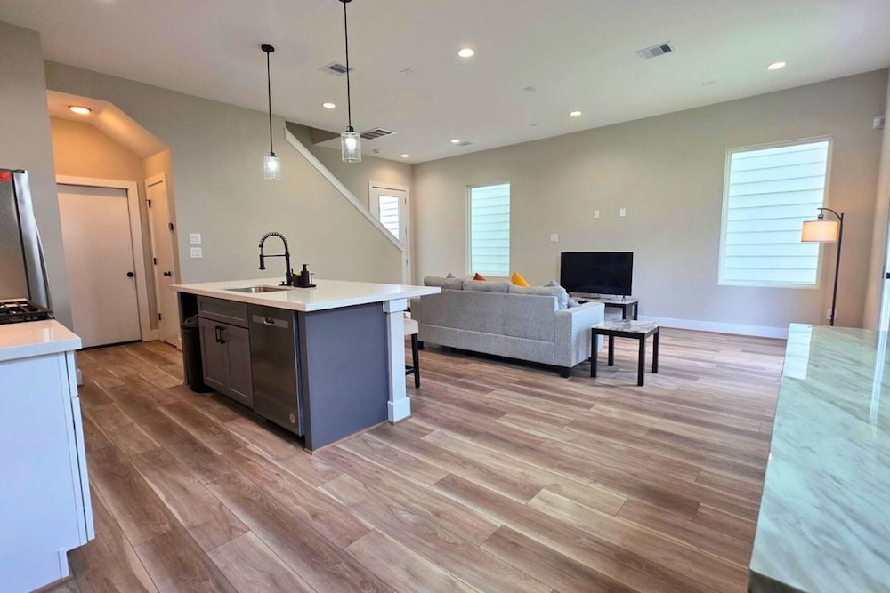 Comfy 3BR Mins to TMC NRG