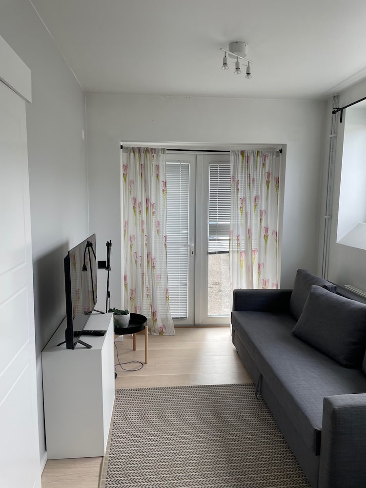 Apartment - Sleeps 3 & Great Location