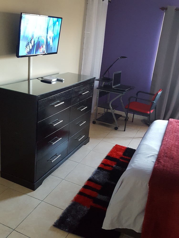 Caribe Estate Guest Apartment I