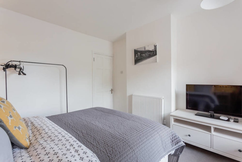Ashton House, Luton - inhabit short stays