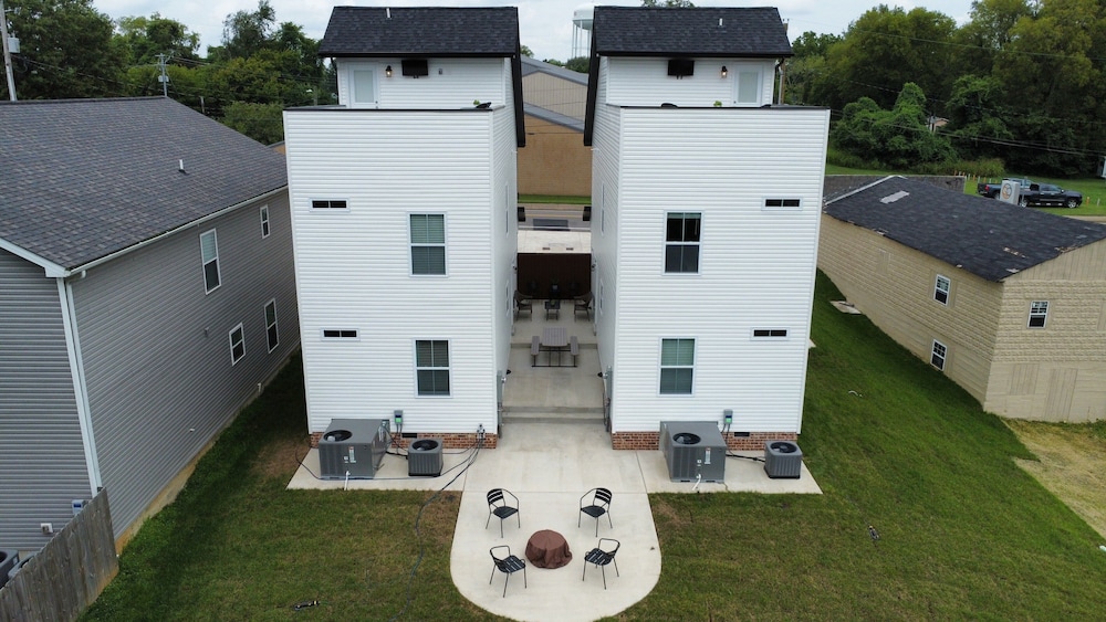 Adam's Downtown Retreat w/ Rooftop Access