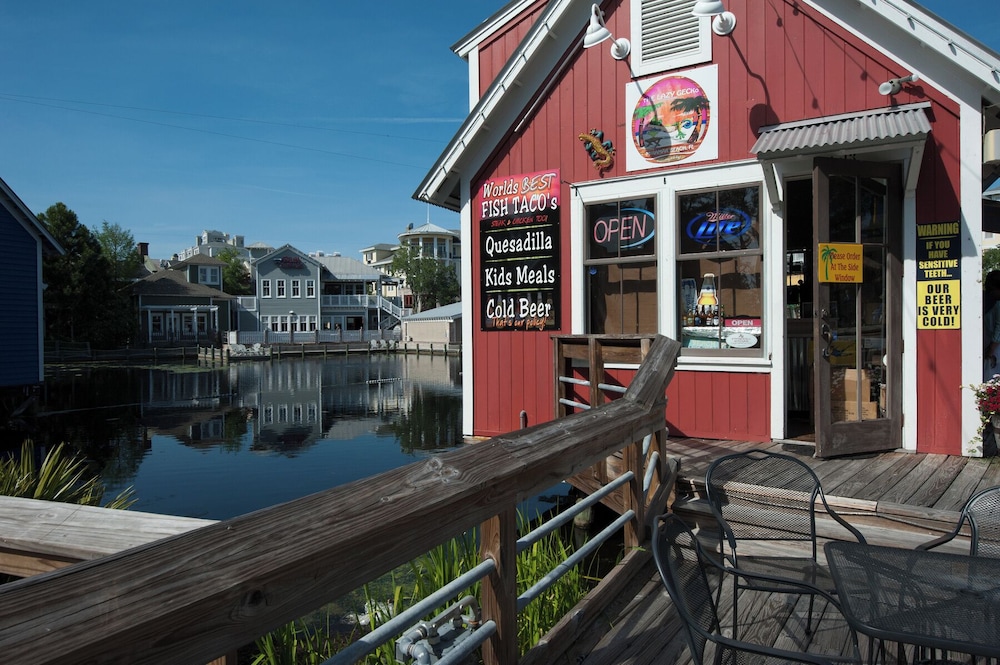 Augusta Village Sandestin by Gibson BR