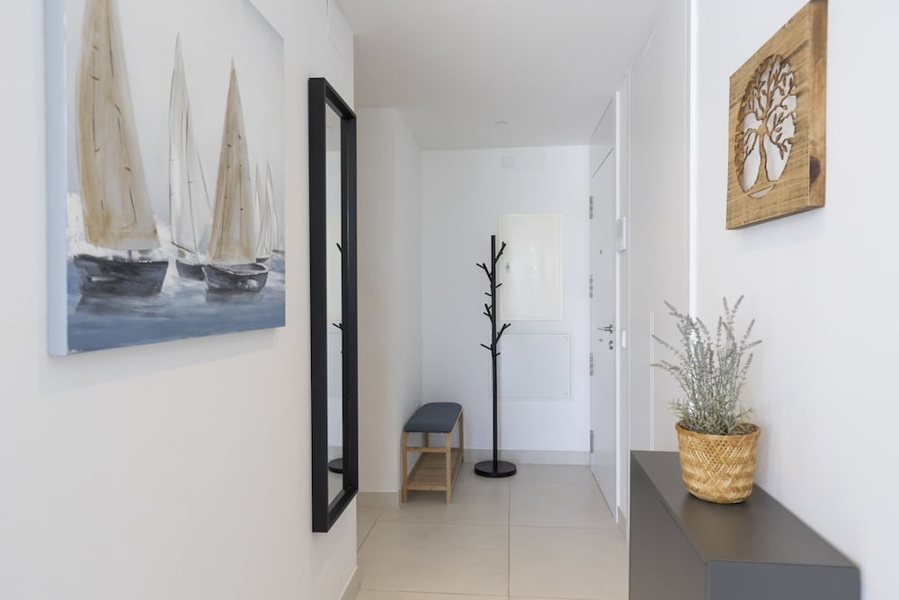 Stylish Apartment With Large Terrace in Higueron