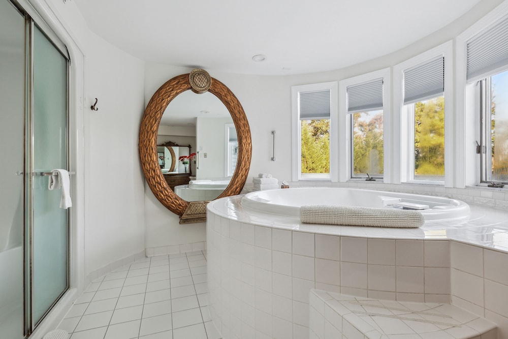 Columbia Vacations - The Columbia Inn at Peralynna Manor - Property Image 104