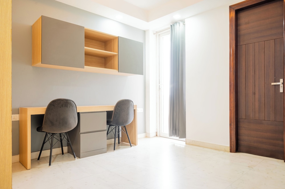 Housr 3 BHK Apartment Sector 45 Gurgaon