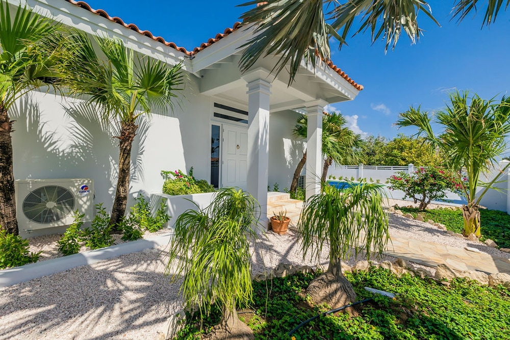 The Court Villa - 8 Bed 8 5 Bath