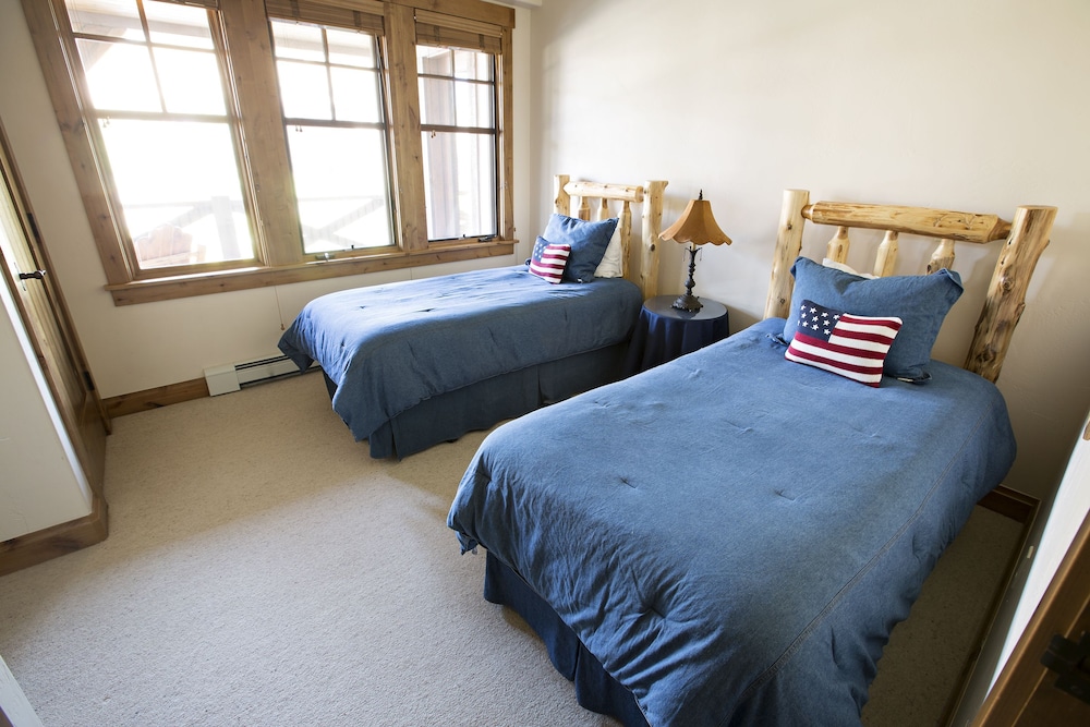 WestWall Lodge - Property Image 20