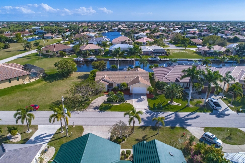Punta Gorda 3-Bedroom Canalfront Vacation Home with Dock 3 Home