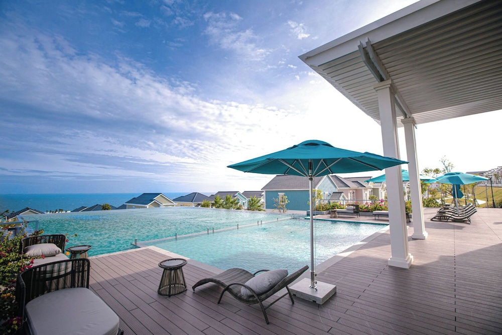 Luxury 3 br La Fleur Villa-Novaworld PT